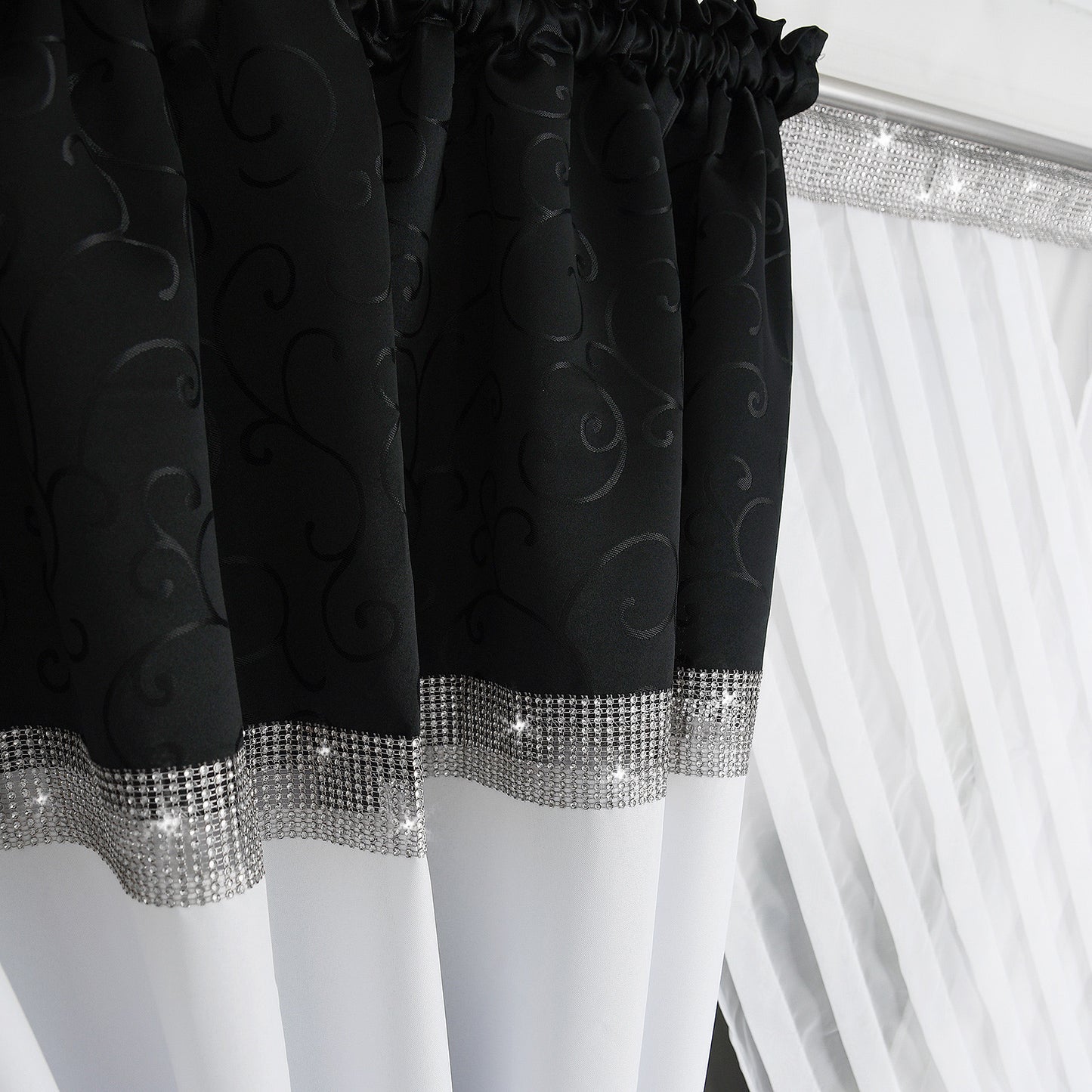 DESSI Black and Silver - short image 2