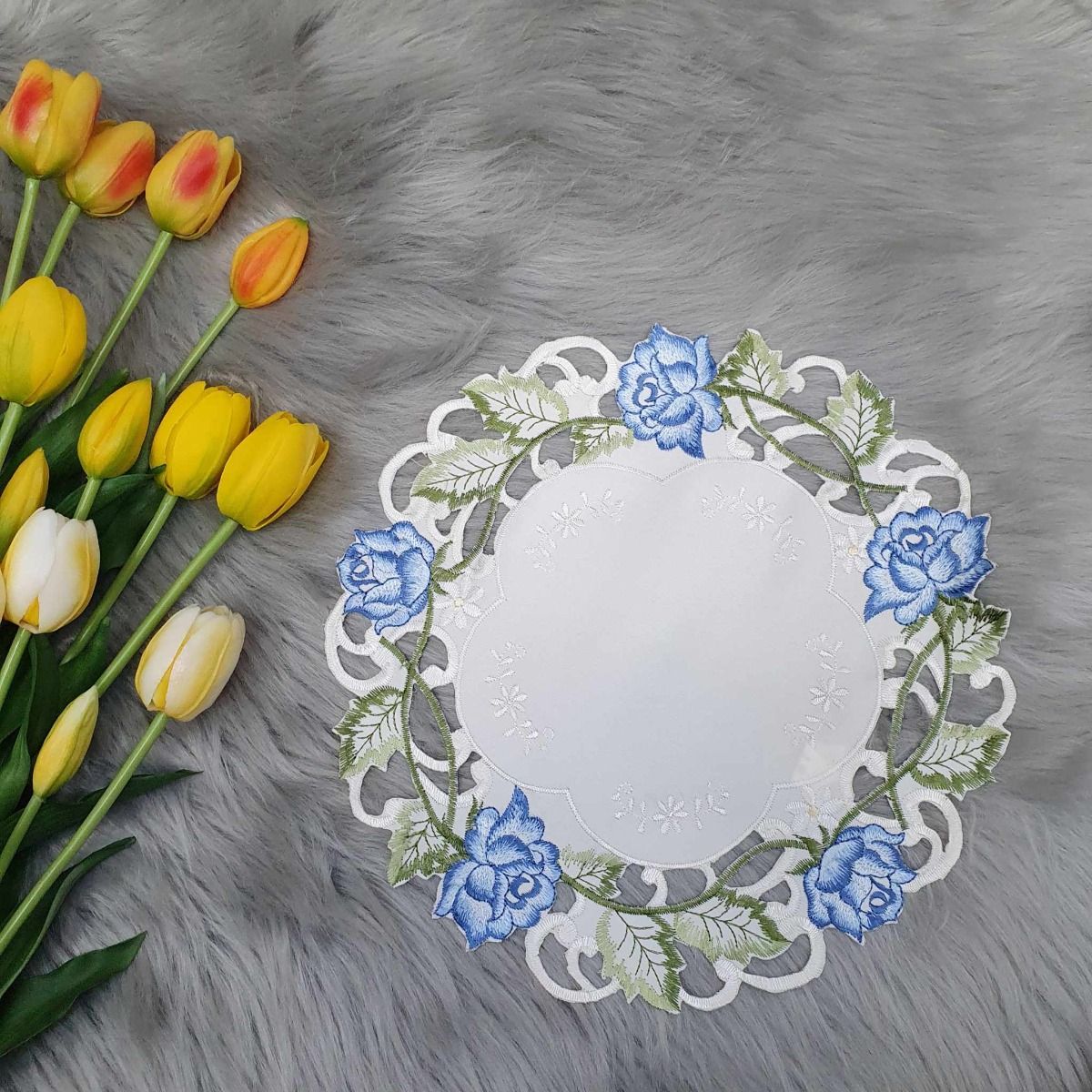 Amaizing Uniquely Embroidered Doilie Doily Napkin with a Rose Theme SIZE: 30cm image 3