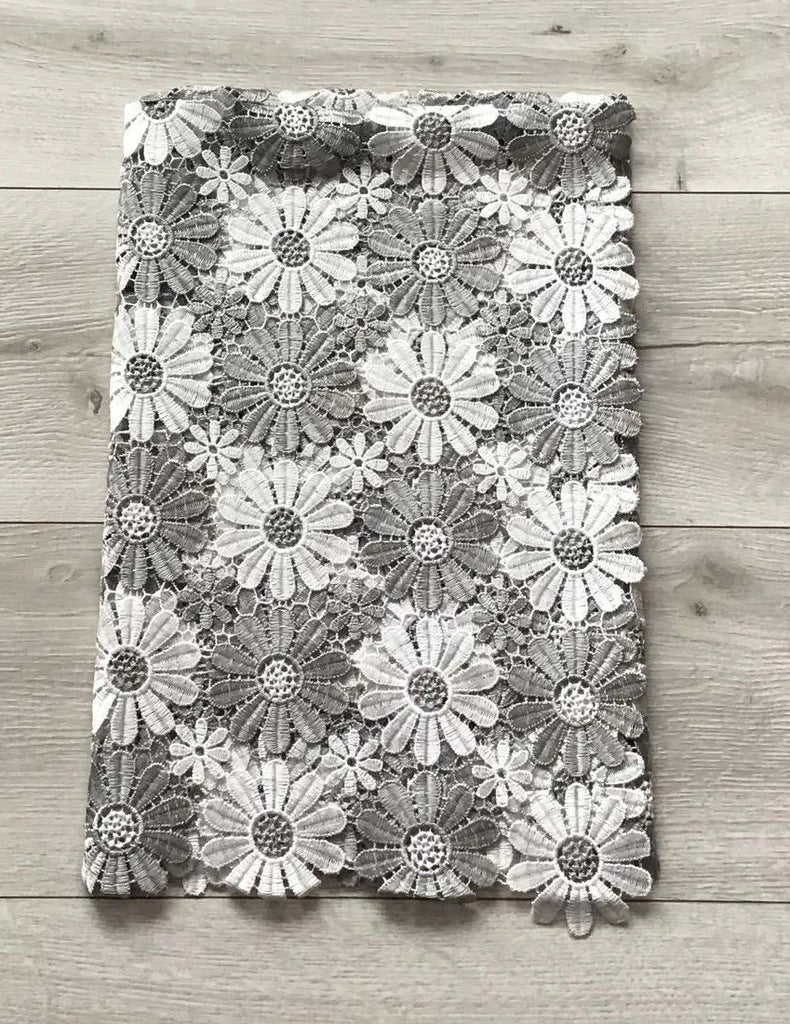 White Gray Guipure Tablecloth image 4