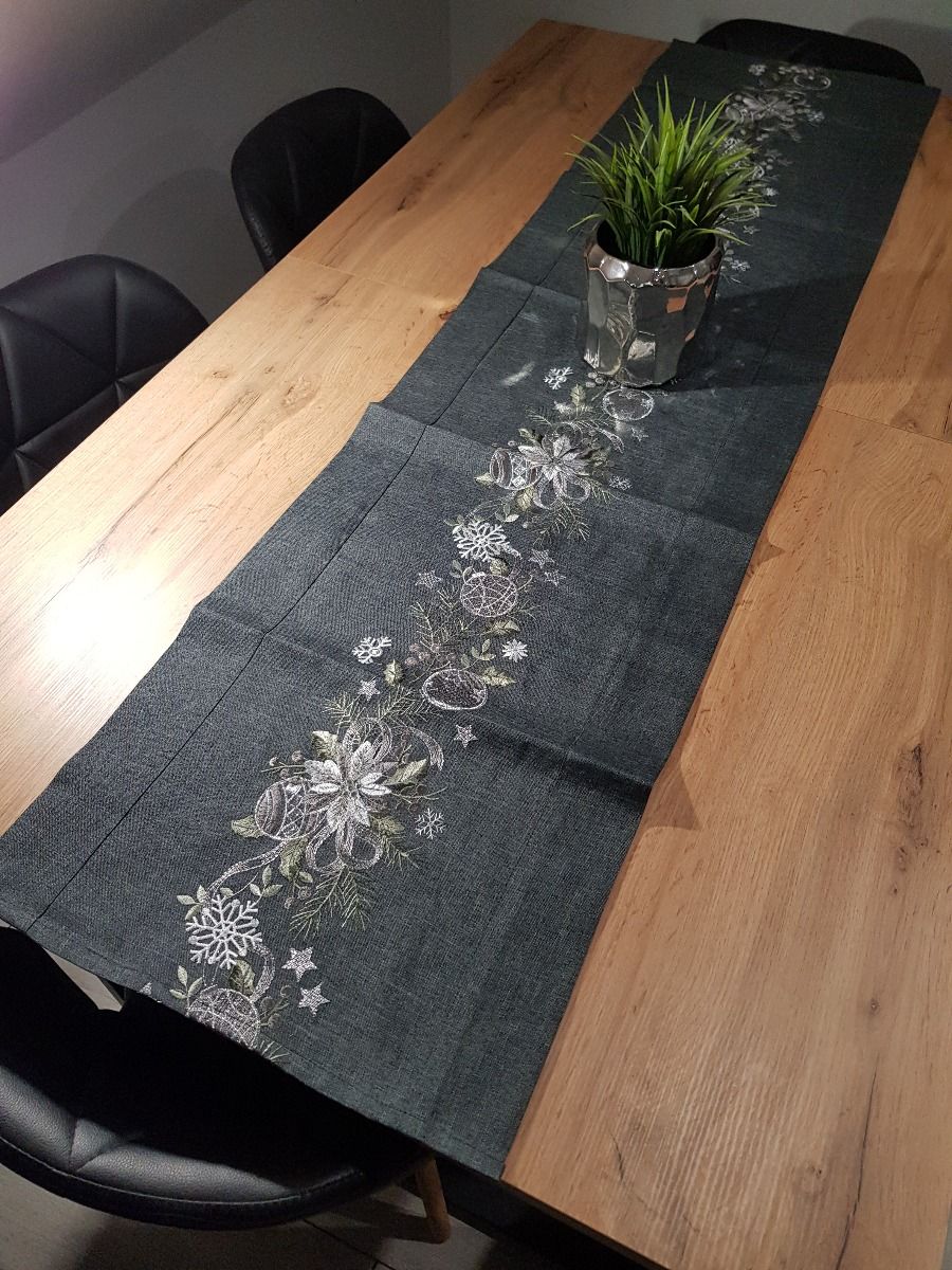 Embroidered Christmas table runner Style 2 image 4