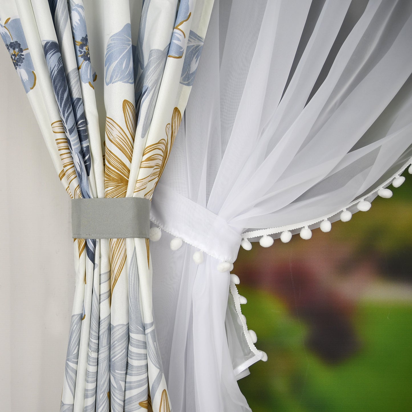 ESTONIA set of curtains with grey leaves with pompoms image 3