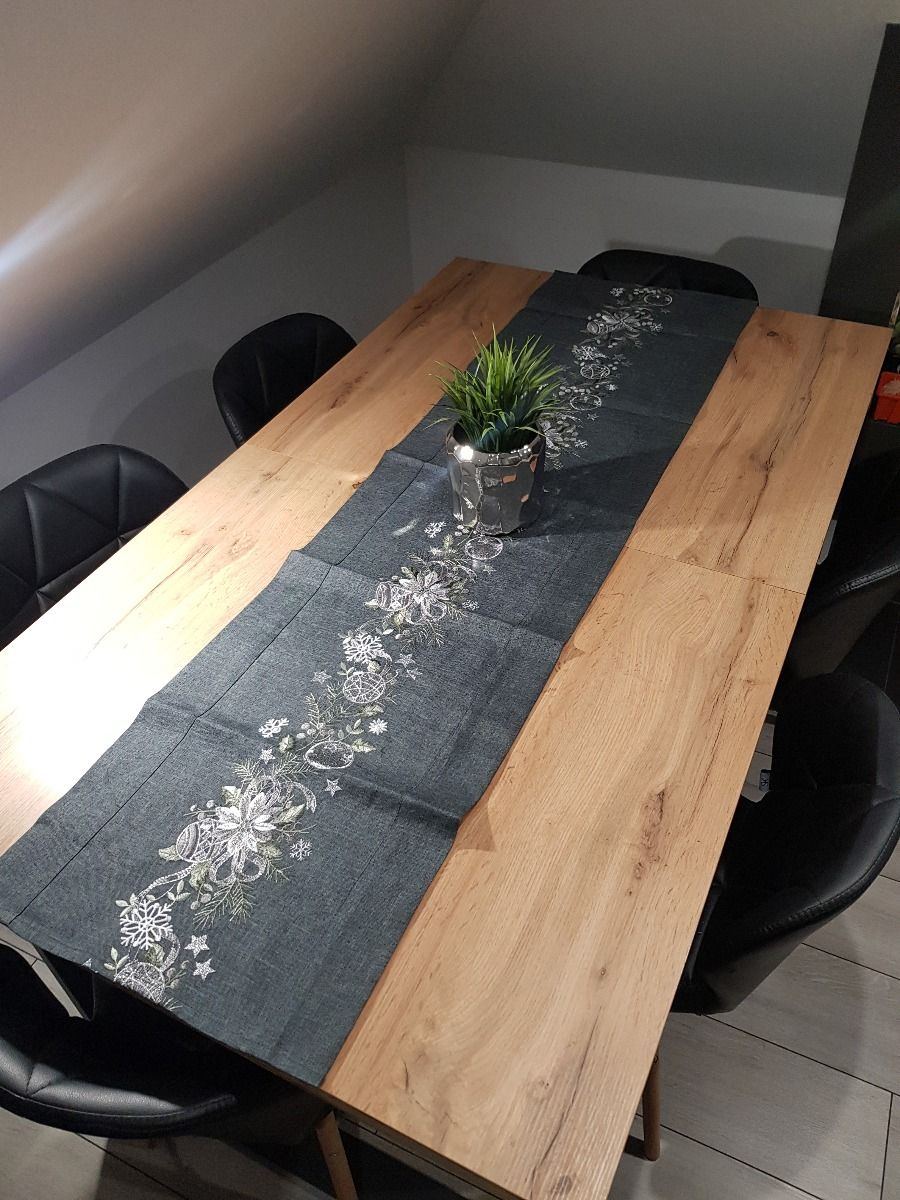 Embroidered Christmas table runner Style 2 image 5