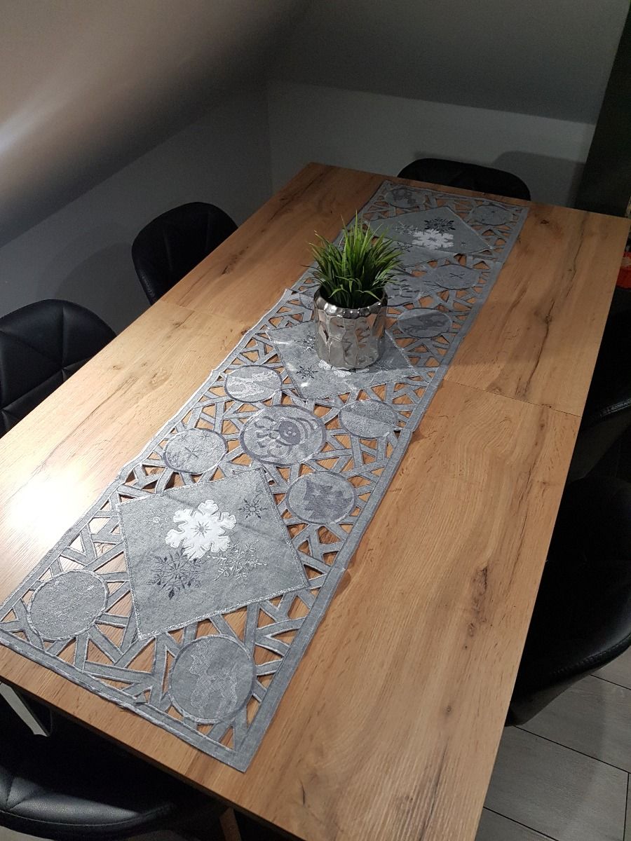 Embroidered Christmas table runner -  Style 2 image 4